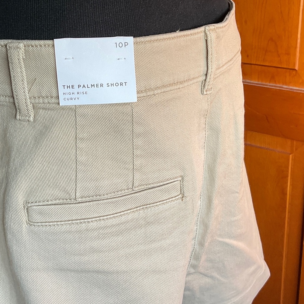 LOFT Women's Beige Cargo Shorts - Picture 2 of 3
